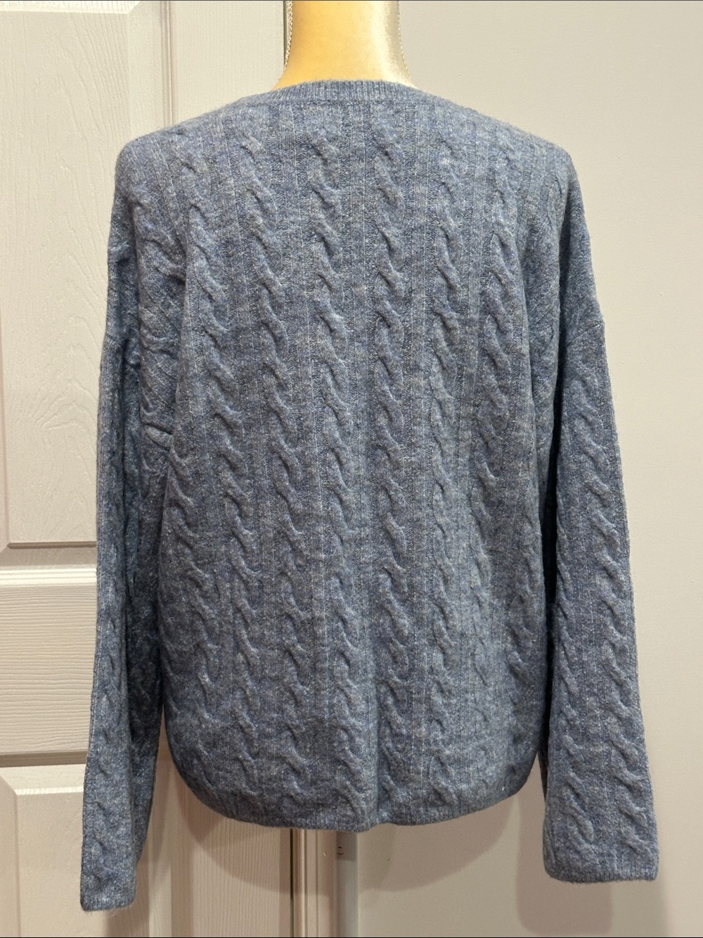Heathered Wide Sleeve Cable Sweater Size M - Picture 6 of 8